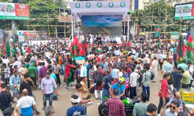 সমাবেশস্থলে জড়ো হচ্ছে ছাত্রদলের নেতাকর্মীরা, যান চলাচল করছে বিকল