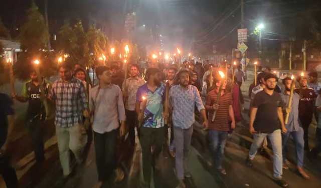 প্রকৌশল শিক্ষার্থীদের উপর হামলার প্রতিবাদে রংপুরে মশাল মিছিল