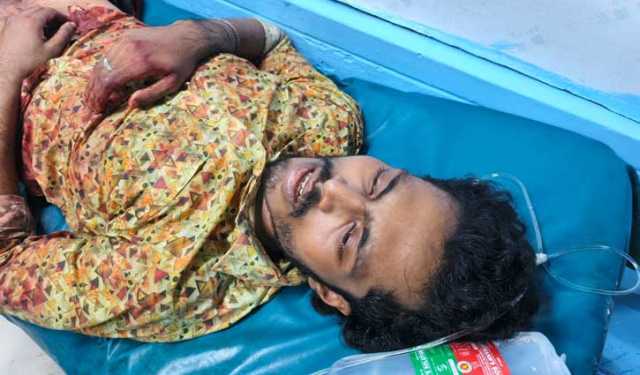 খুলনায় প্রকাশ্যে যুবককে গুলি