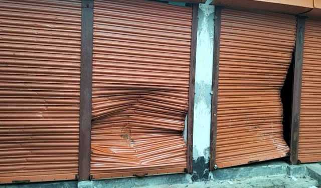 গাইবান্ধায় গণঅধিকার পরিষদের বিক্ষোভ, জাপা অফিস ভাঙচুর 