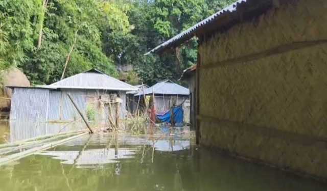 পাহাড়ি ঢলে মহালছড়ির নিম্নাঞ্চল প্লাবিত
