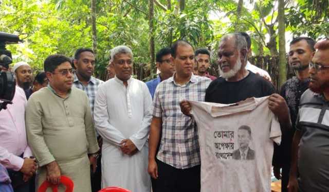অসহায় ভ্যানচালকের পরিবারের পাশে তারেক রহমান