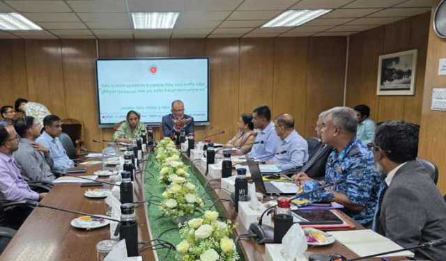 উড়োজাহাজে যান্ত্রিক ত্রুটি নিরসনে কঠোর হওয়ার নির্দেশ উপদেষ্টার