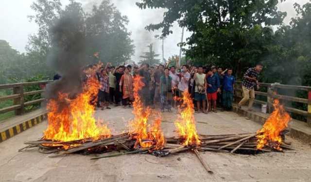খাগড়াছড়িতে অবরোধ প্রত্যাহার