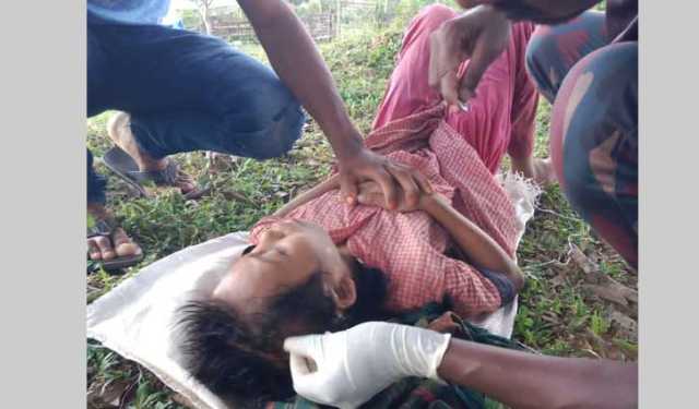 পাহাড় থেকে পা পিছলে পড়ল শিশুটি, বিজিবির সহায়তায় জীবনরক্ষা 