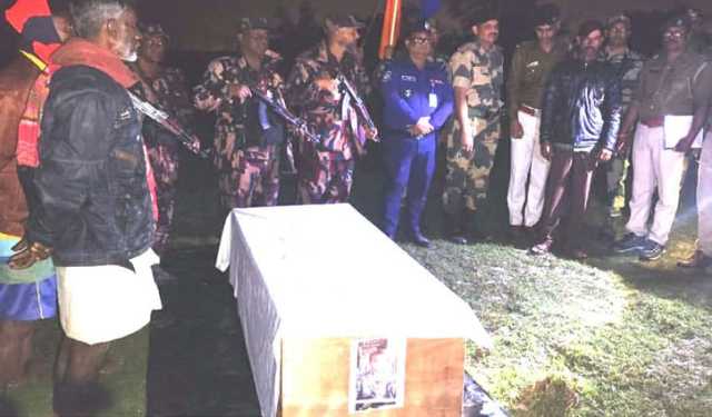 বিএসএফের গুলিতে নিহত যুবকের লাশ হস্তান্তর