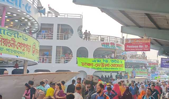 ঈদযাত্রা: শেষ মুহূর্তে সদরঘাটে স্বস্তির হাসি