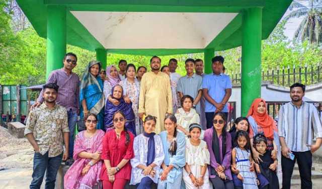 সাতছড়ি উদ্যানে পর্যটকের ঢল 