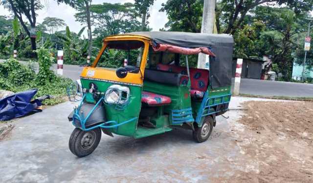ঝলকাঠিতে অটোরিকশায় মাহিন্দ্রার ধাক্কা, নিহত ২ 