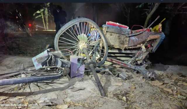 সিরাজগঞ্জে অটোভ্যানে বাসের ধাক্কা, নিহত ২