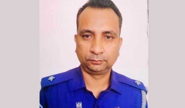 পুলিশ পরিদর্শক মাসুদুর রহমান আত্মগোপনে