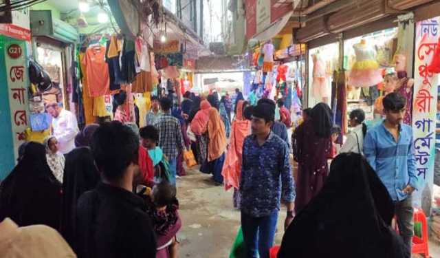 নড়াইলে ঈদের বেচাকেনা জমে উঠেছে