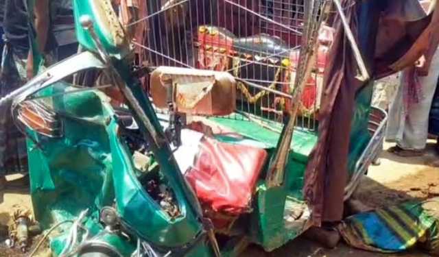ভালুকায় অটোরিকশা-মাইক্রোবাসের সংঘর্ষে নিহত ২