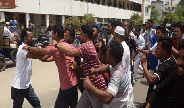 নোয়াখালীতে বিএনপির এক পক্ষের মানববন্ধনে অপর পক্ষের হামলা