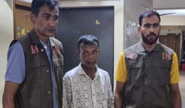 পেটের ভেতর ৩৪ পোটলা ইয়াবা