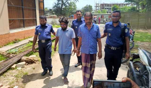 পুলিশে চাকরি দেওয়ার কথা বলে প্রতারণা, গ্রেপ্তার ২