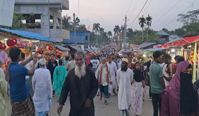 খানাজাহান আলীর মাজারে মেলা শুরু, ভক্তদের ঢল