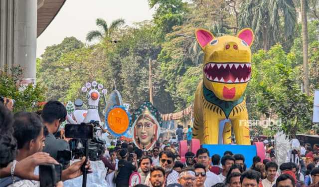 রঙে-আলোয় উজ্জ্বল বর্ষবরণ