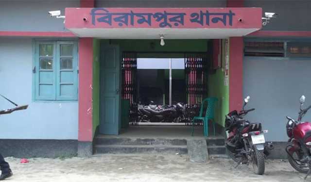 বিরামপুরে মোটরসাইকেলে পিক-আপের ধাক্কা, এসএসসি পরীক্ষার্থী নিহত  