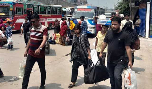 কর্মস্থলে ফিরছেন উত্তরাঞ্চলের মানুষ 