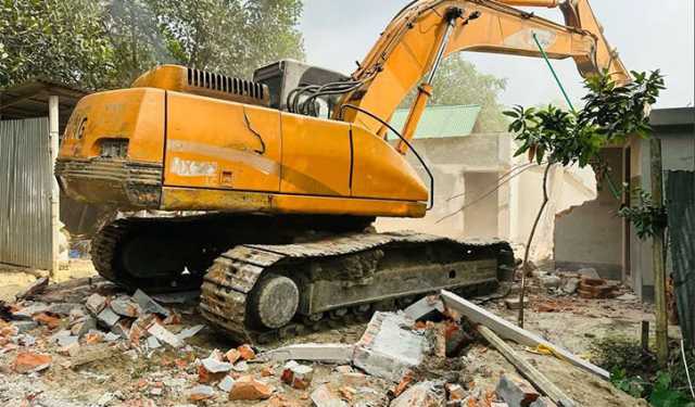 গাজীপুরে বনভূমি থেকে ৫৬টি অবৈধ স্থাপনা উচ্ছেদ