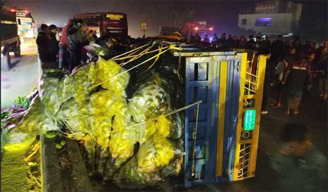 গাইবান্ধায় পৃথক সড়ক দুর্ঘটনায় নিহত ২