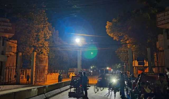 ডিইপিজেডে বিদ্যুৎ নেই, ৯০ কারখানায় ছুটি