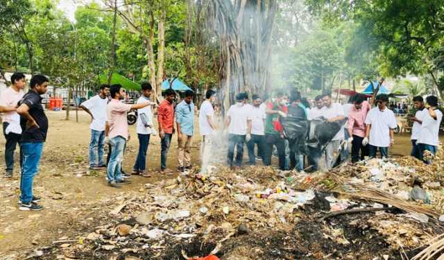 ঢাবিতে ছাত্রদলের পরিচ্ছন্নতা অভিযান