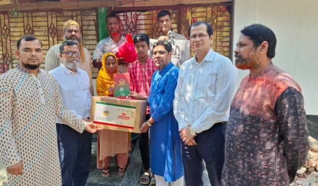 দিনাজপুরে শহীদদের পরিবারকে ঈদ উপহার দিল জিয়া ফাউন্ডেশন
