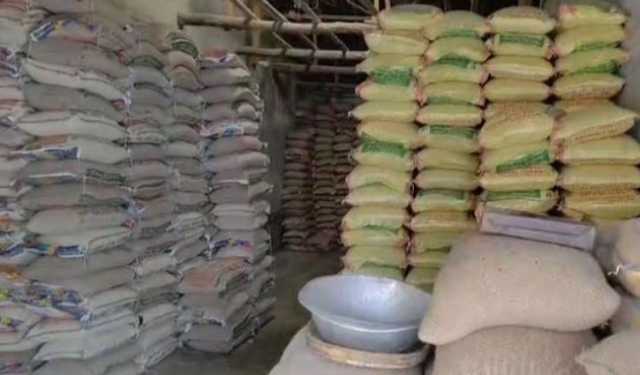 হিলিতে চালের দাম বেড়েছে কেজিতে ৪ টাকা