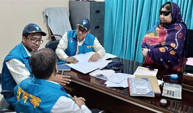গোদাগাড়ী সাব রেজিস্ট্রারের কার্যালয়ে দুদকের হানা