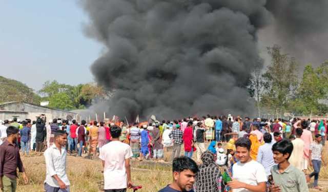 আশুলিয়ায় আগুনে পুড়লো ঝুট গোডাউন