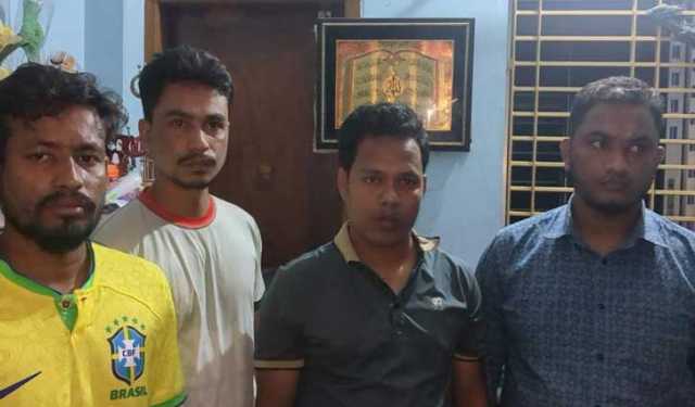 খুলনায় ডিবি ও সমন্বয়ক পরিচয়ে চাঁদাবাজি, আটক ৪