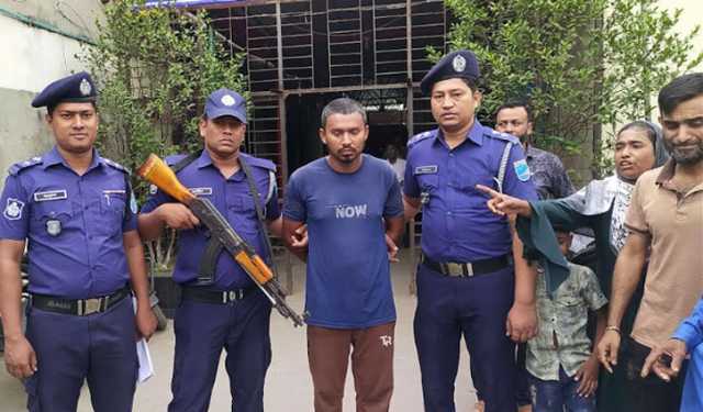 কেরানিগঞ্জে ৩ জনকে হত্যার পর দেহ খণ্ড-বিখণ্ড, খুনি গ্রেপ্তার