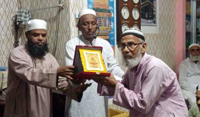 কুষ্টিয়ায় মসজিদে ব্যতিক্রমী সন্মাননা