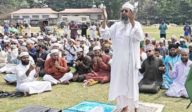 হবিগঞ্জে বৃষ্টির জন্য নামাজ আদায় 