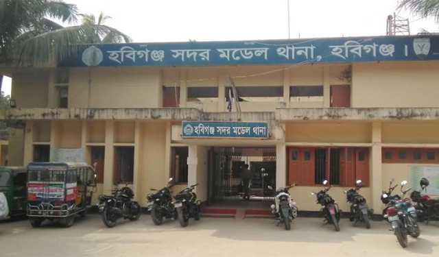 একসঙ্গে গলায় ফাঁস নিলেন স্বামী-স্ত্রী 