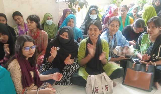 ছাত্রীদের দাবির মুখে হলের ফি কমালো জবি প্রশাসন