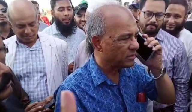 ‘পয়সা খাইবেন, পকেটে ঢুকাইবেন, খালি কাম করবেন না’