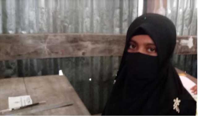 রাতে বাবার লাশ দাফনের পর সকালে পরীক্ষায় অংশ নিল মেয়ে