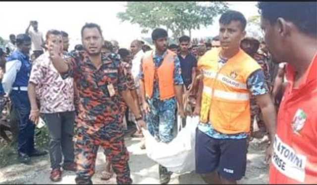 জিও ব্যাগ ফেলতে গিয়ে নদীতে ডুবে শ্রমিকের মৃত্যু
