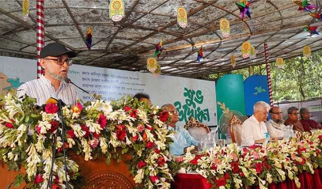 বাংলা একাডেমিতে চলছে সাত দিনব্যাপী বৈশাখী মেলা