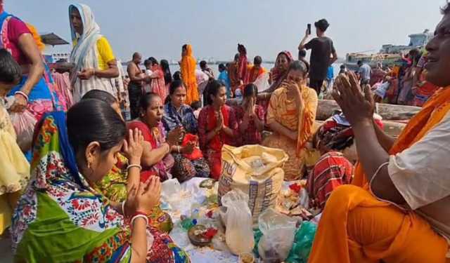 মুন্সীগঞ্জের ধলেশ্বরীতে অষ্টমী স্নানোৎসব 