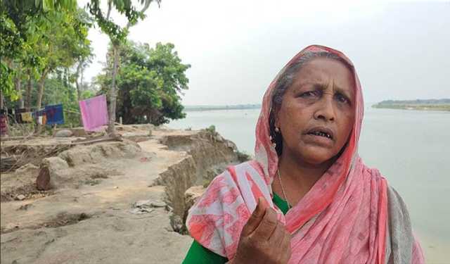 কোন স্রোত নেই তবু ভাঙছে মধুমতি 