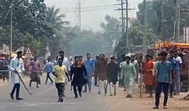 নাটোরে ঈদের নামাজ শেষে ‘জয় বাংলা’ স্লোগান, বিএনপির আল্টিমেটাম