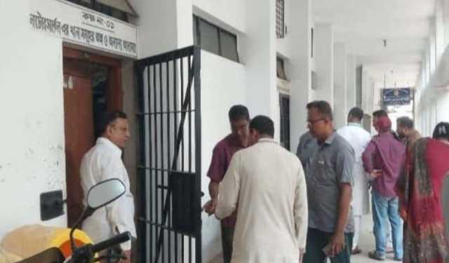 নাটোর আদালতের মালখানা থেকে ৩৭ লাখ টাকাসহ স্বর্ণালঙ্কার চুরি