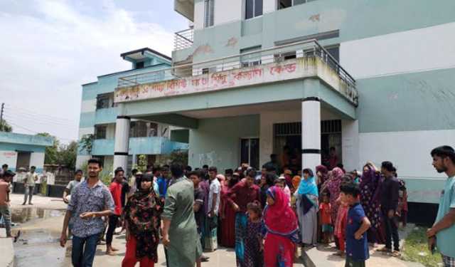 সোনাগাজীতে ভুল চিকিৎসায় প্রসূতির মৃত্যুর অভিযোগ, হাসপাতাল ভাঙচুর