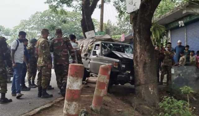 সাতক্ষীরায় সড়ক দুর্ঘটনায় ৫ সেনাসদস্য আহত