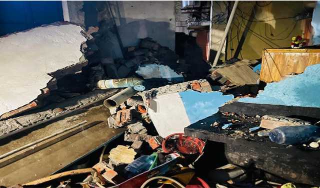 ধামরাইয়ে বিস্ফোরণে বাসভবনের নিচতলা চূর্ণবিচূর্ণ, দম্পতি দগ্ধ