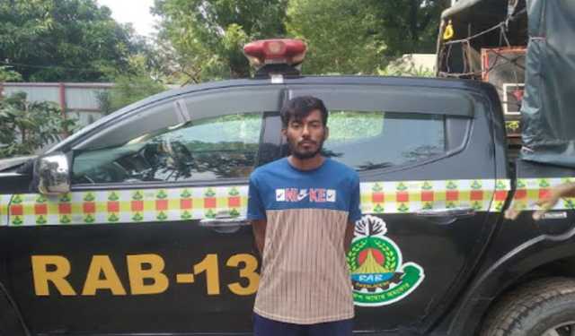 সাভারে পোশাক শ্রমিককে পুড়িয়ে হত্যা, স্বামী গ্রেপ্তার